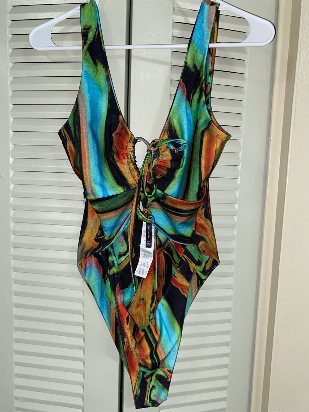 PrettyLittleThing • Cutout • One-Piece • Multicolor • Swimsuit • Size 10 - Picture 3 of 8